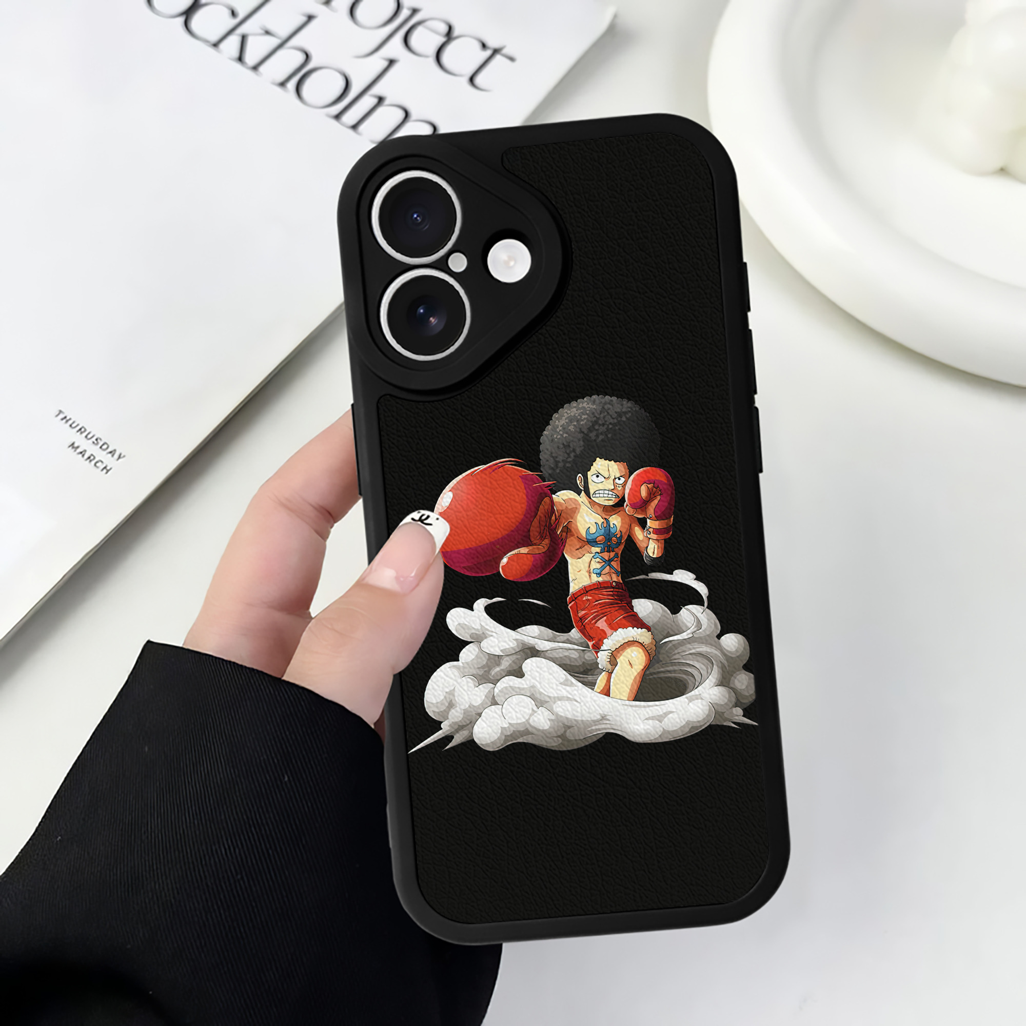 （画像用） ワンピース モンキー・D・ルフィ ONE PIECE Monkey D. Luffy 【iPhone 16シリーズ対応】シリコンスマホケース（レザー調） 材質：シリコン